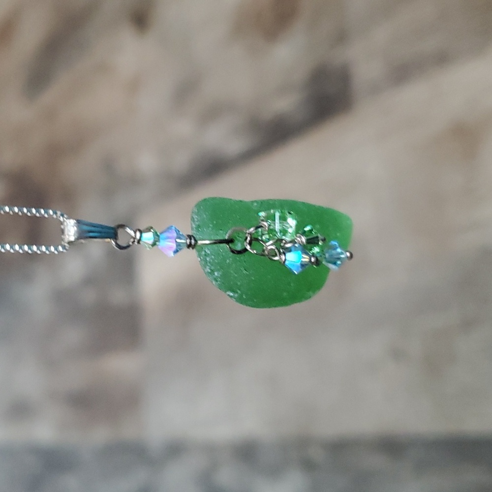 🆕 Hawaii sea glass pendant